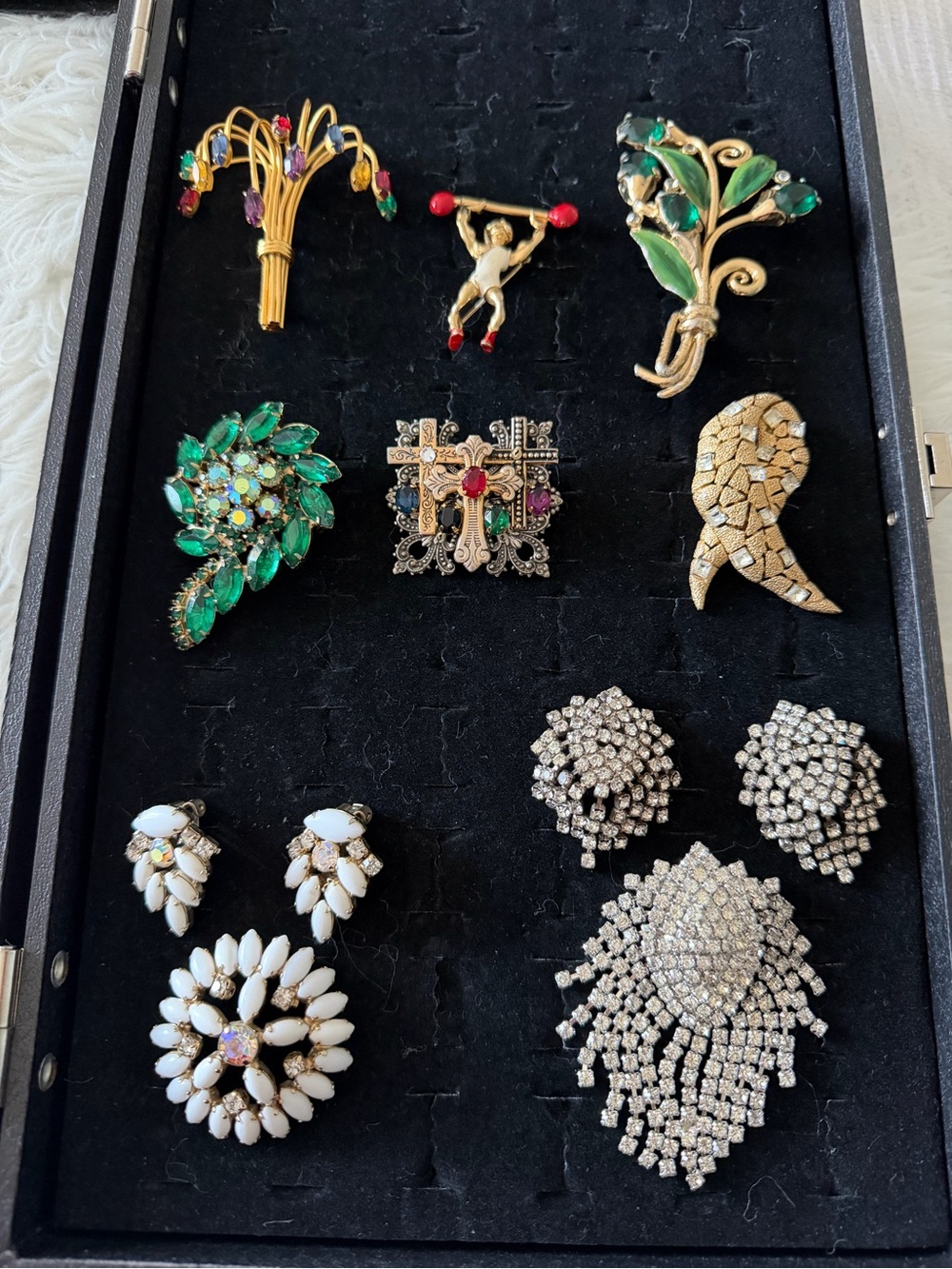 Vintage Brooches & Matching Jewelry Sets – Signed Pieces